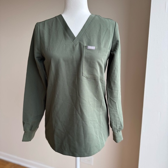 Figs Tops - NEW! Long sleeve FIGS scrub top Size XXS